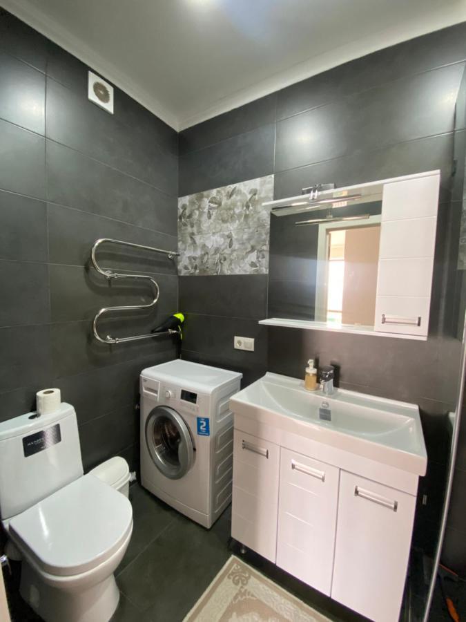 Квартира В Центре Алматы Luaran gambar