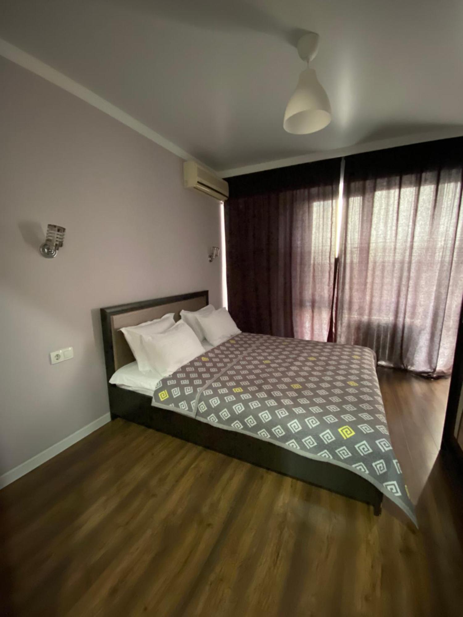Квартира В Центре Алматы Luaran gambar