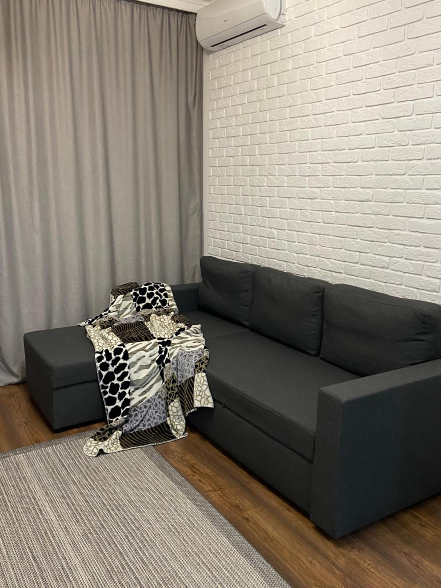 Квартира В Центре Алматы Luaran gambar